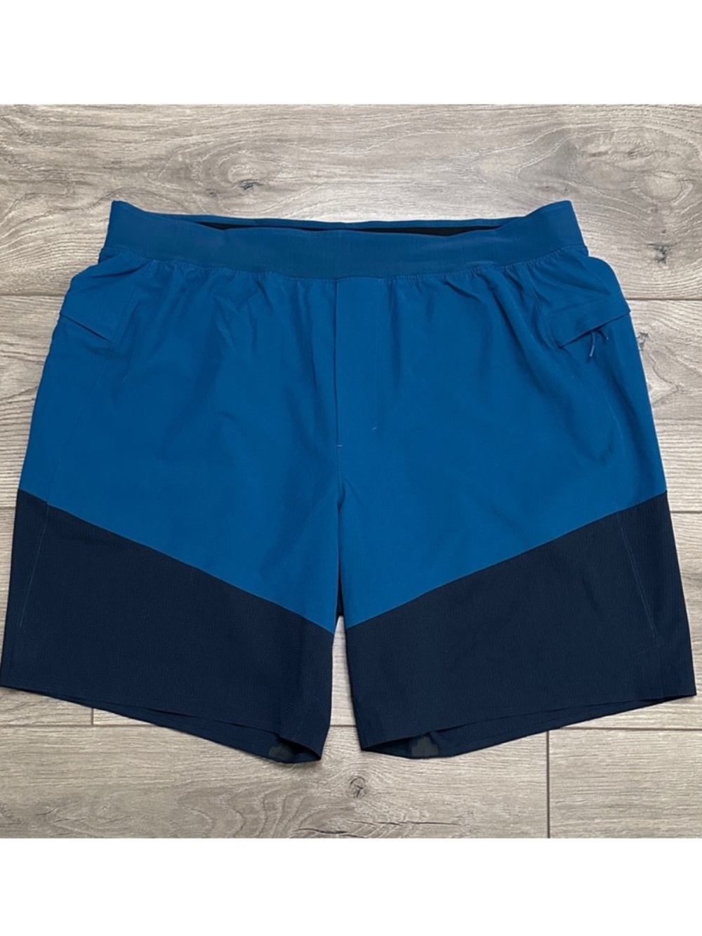 Lululemon Namaste At‎ The Beach 8” Shorts Blue Black Size XL